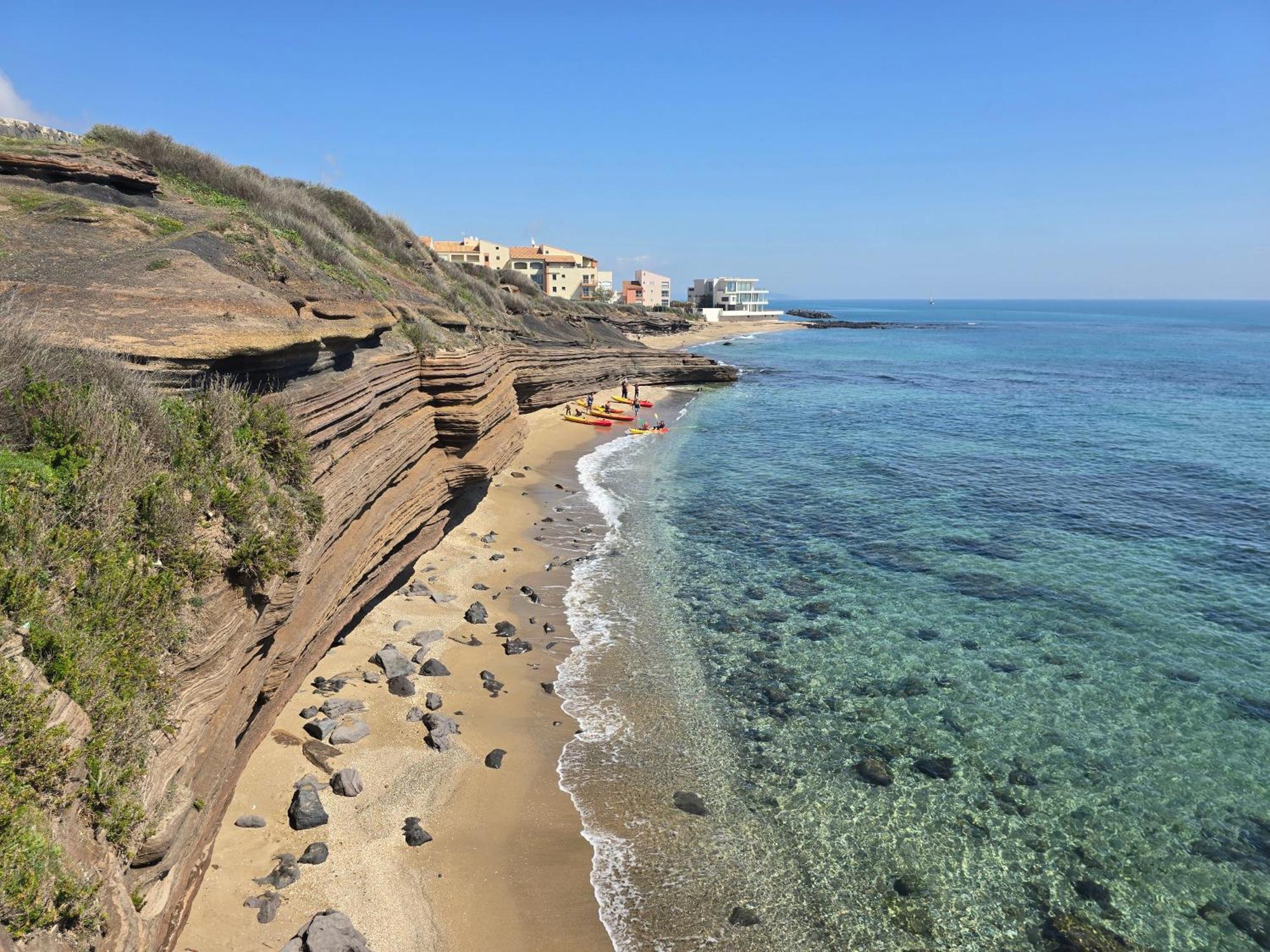 Love 1 Agde Bagian luar foto