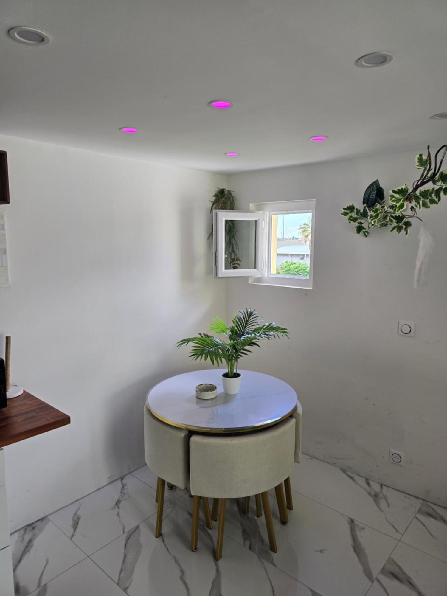 Love 1 Agde Bagian luar foto